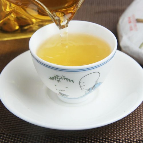 Красный пуэр с цветами розы, 100г.